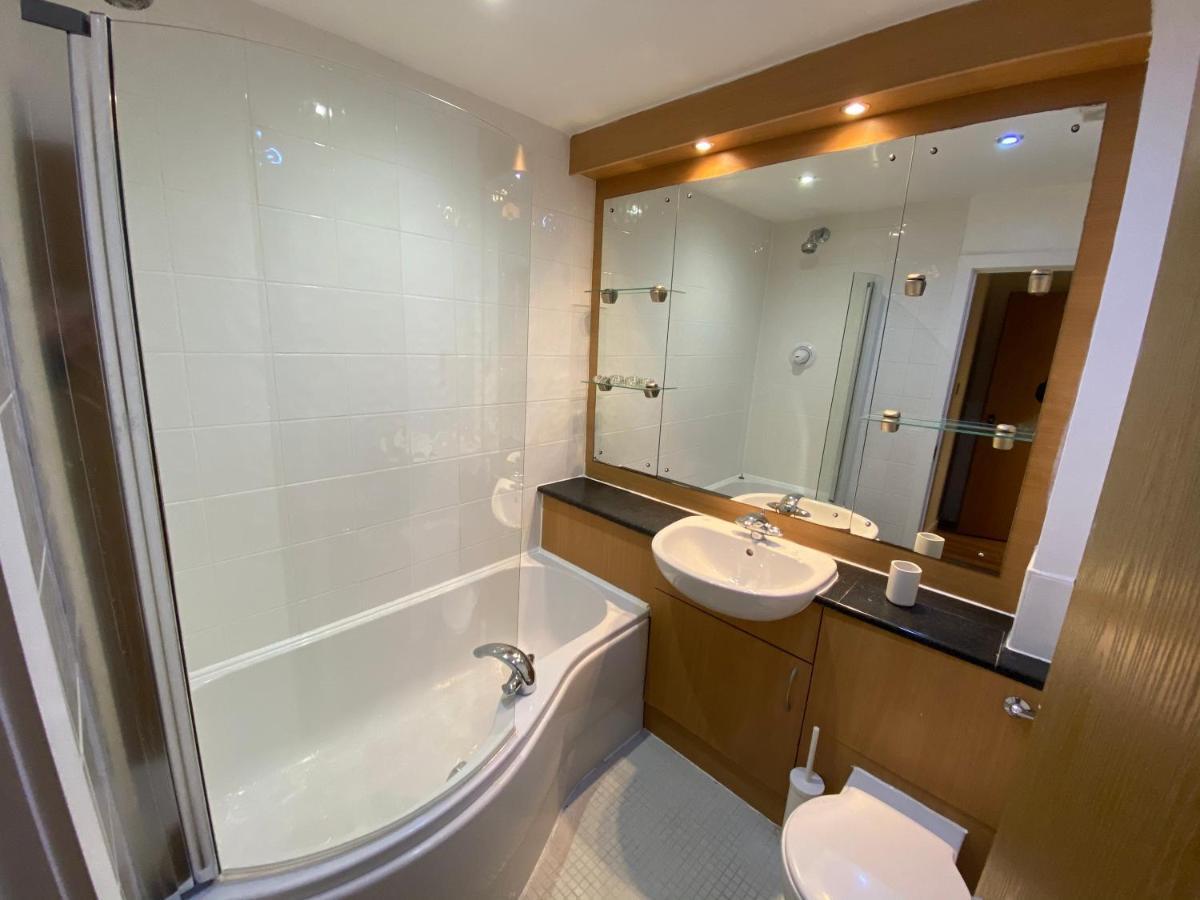 Large 5-Bed City Centre Townhouse With Secure Parking 맨체스터 외부 사진